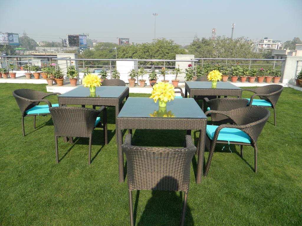 Couette-café 76 Friends Colony 3*